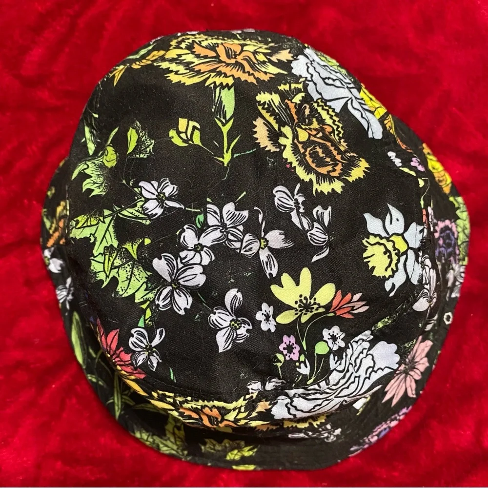 Adult Reversible Bucket Hat Wore Once Perfect Condition Same day shipping CUTE - Picture 2 of 11